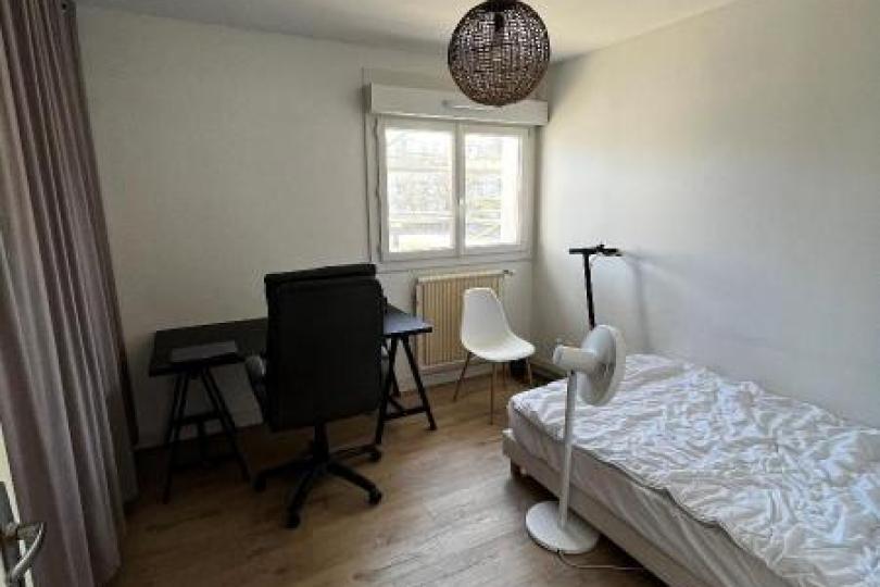 Photo n°7 - Louer un appartement 4 pièces<br/> de 73 m² à Nantes (44300)
