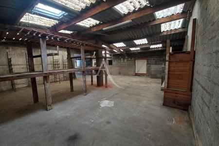 Local d'activité en vente à Nantes Rond-Point De Rennes (AGS717-1)